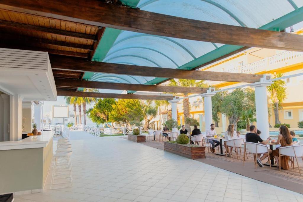 卡沃斯Olive Grove公寓式酒店 外观 照片